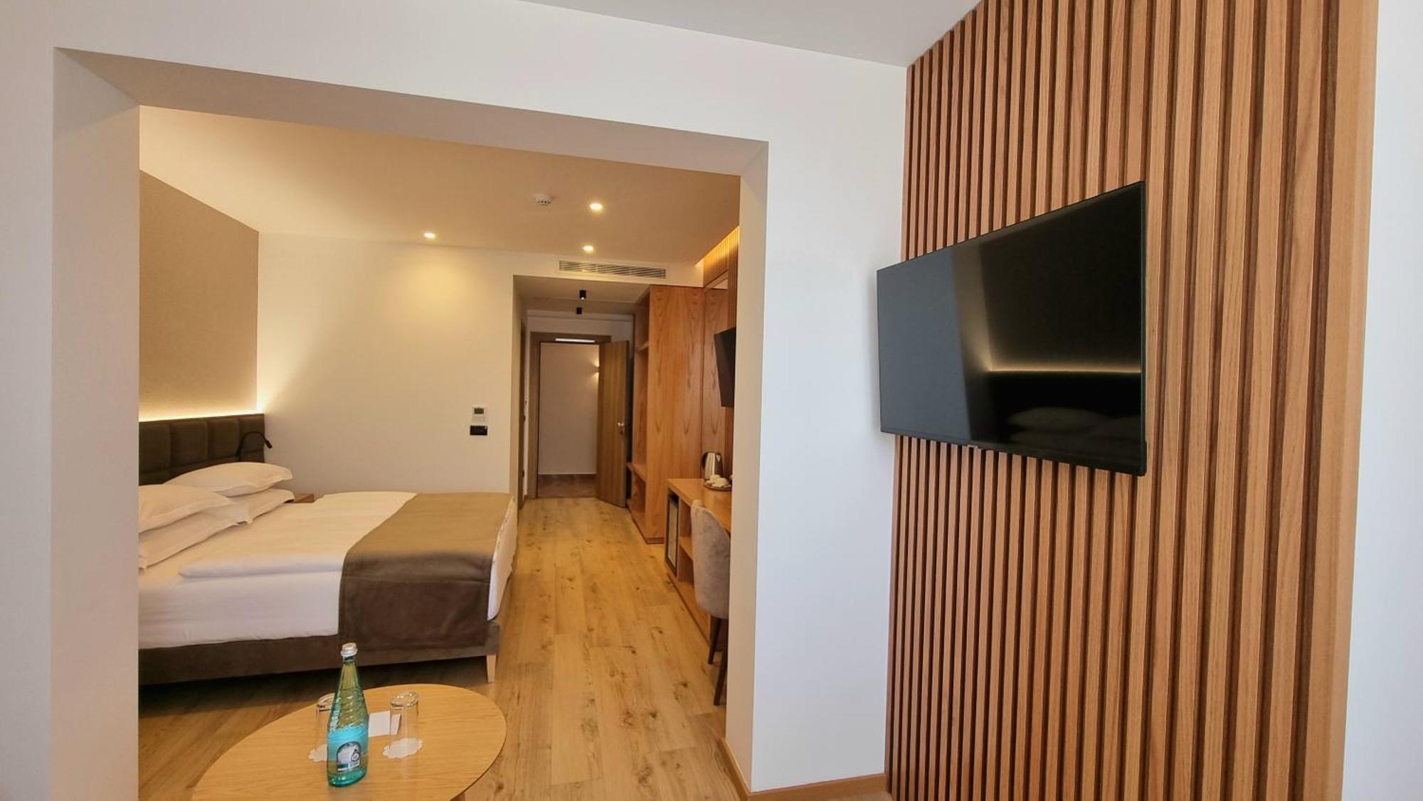Sibb Hotel Tirana Exterior photo