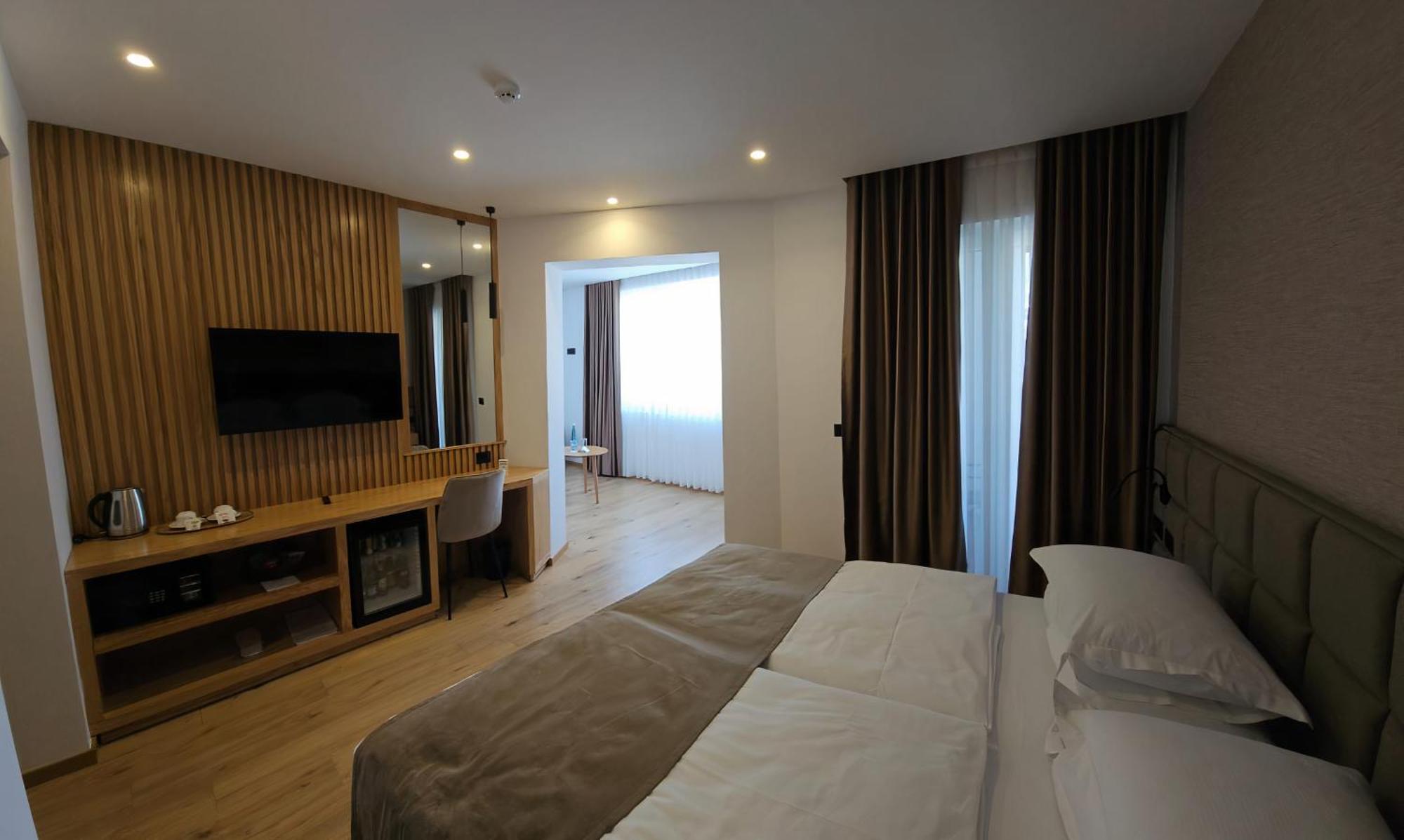 Sibb Hotel Tirana Exterior photo