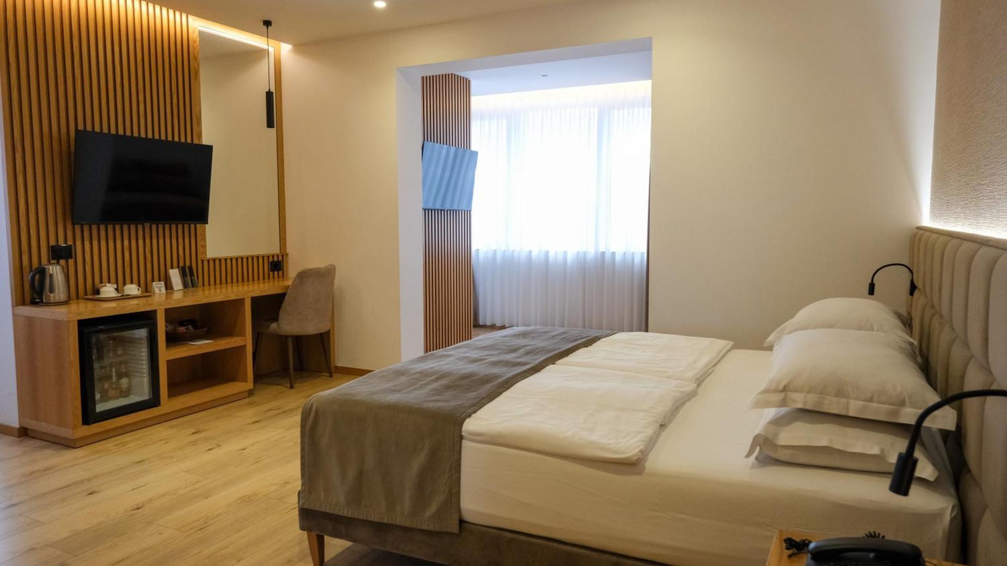 Sibb Hotel Tirana Exterior photo